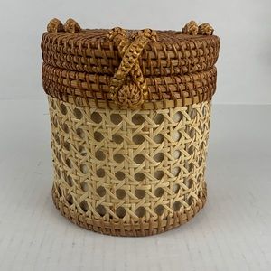Ratan wicker brown basket (craft project)